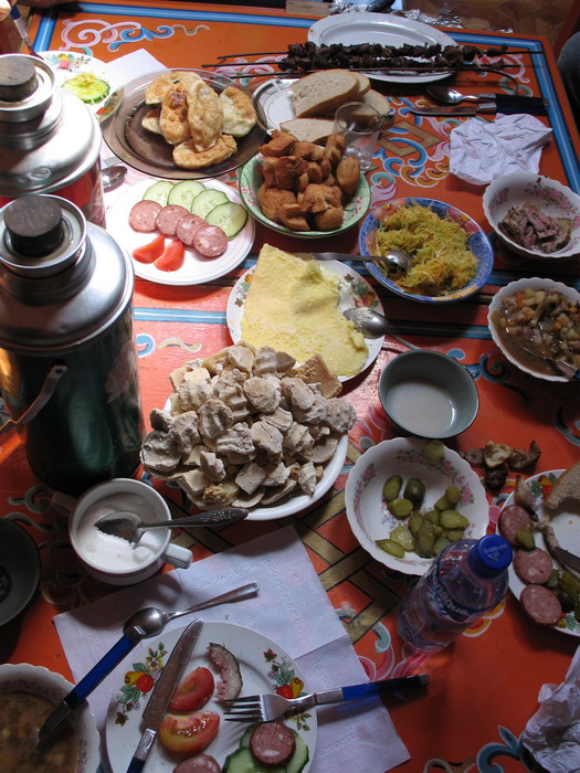 A feast of tasty food was prepared for us for  lunch.