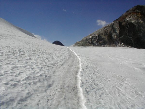 The trail over the glacier was easy to follow. Every day during the trekking season a couple dozen people cross the pass.