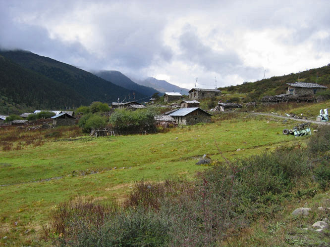 The village of Domzi is one of the few settlements in the Tsari valley.