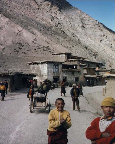 Normal street life in Eastern Tibet.